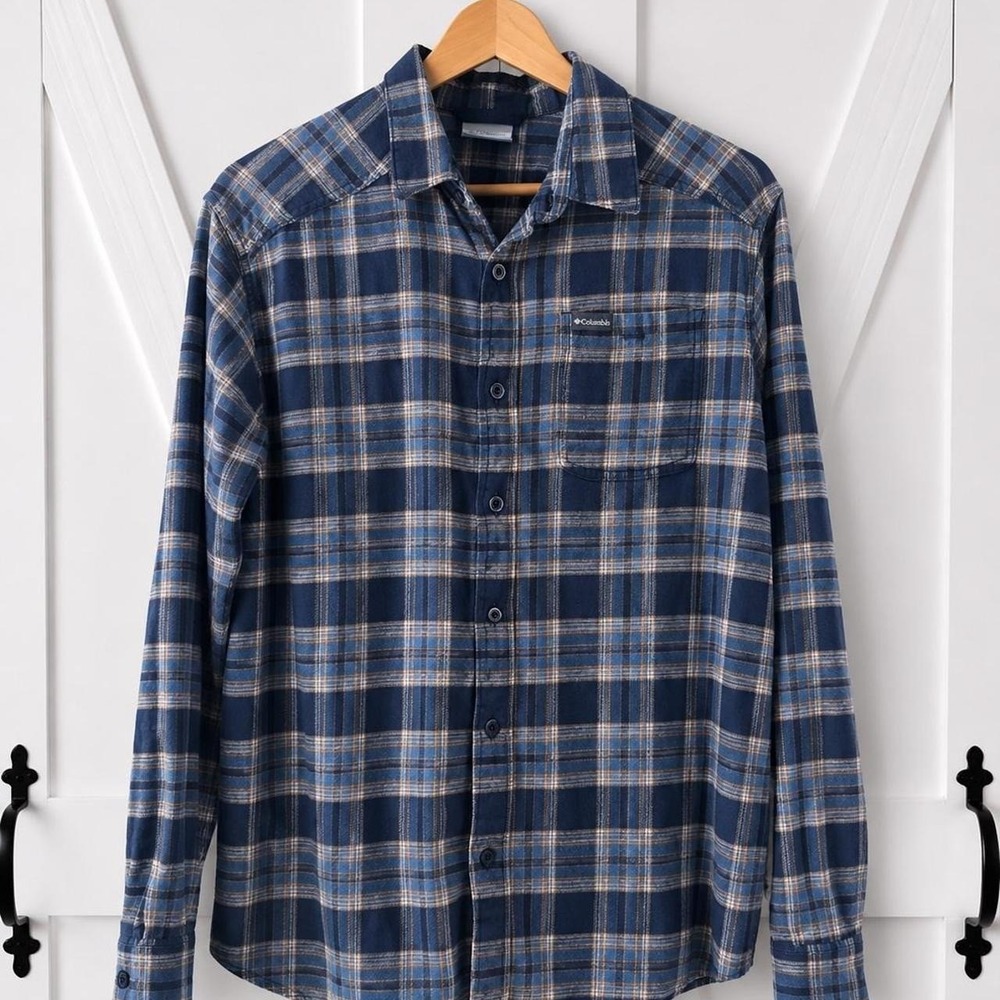 Columbia Button Down Flannel Shirt Mens Size M Blue Plaid Long Sleeve Cotton